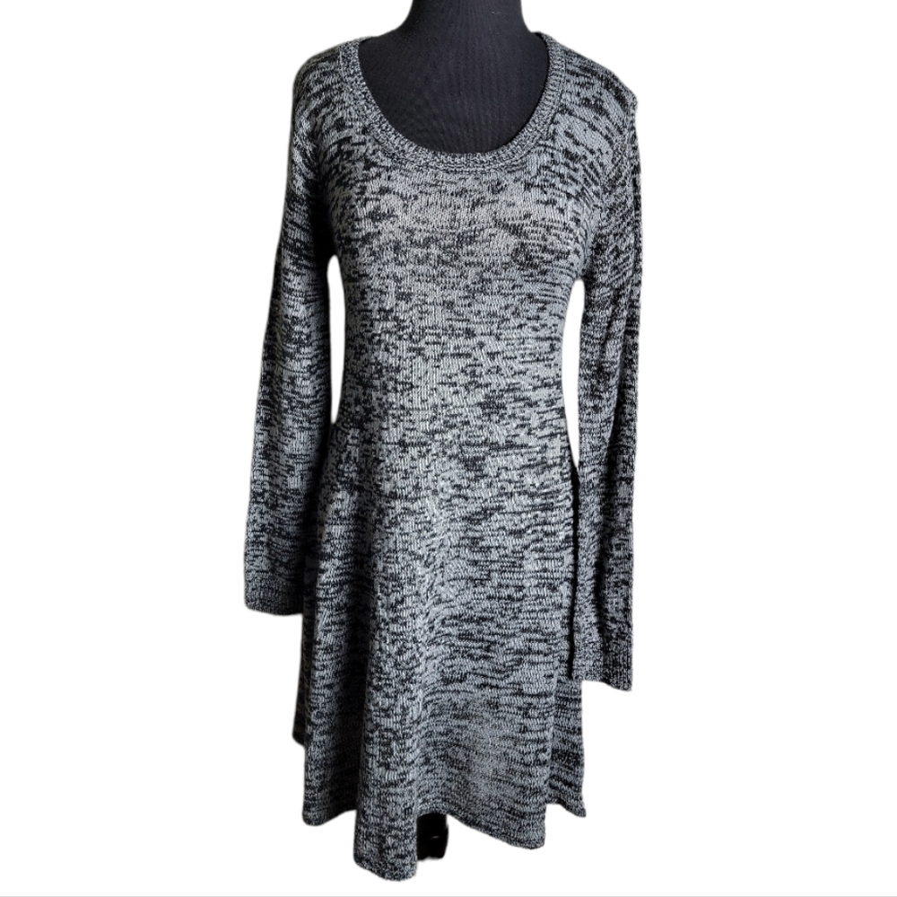 B&B Boutique scoop neck sweater dress Medium gray black long sleeve fit flare